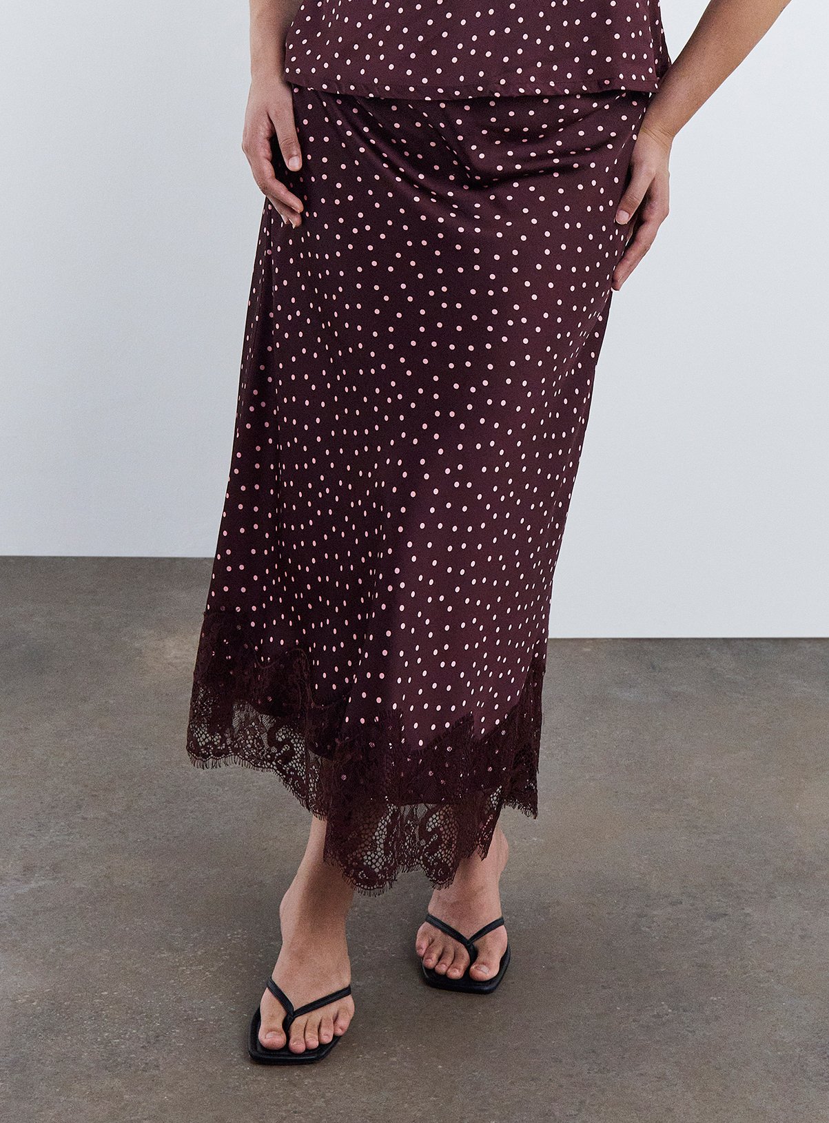SIMPLY BE Burgundy Spot Midaxi Skirt 26 - Image 1 thumbnail
